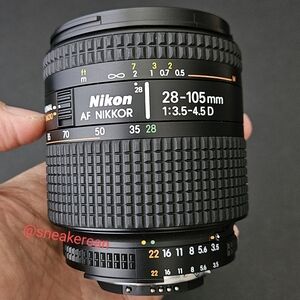 Nikon 28-105mm f3.5-4.5 af-d, with Macro function, US model. MINT condition